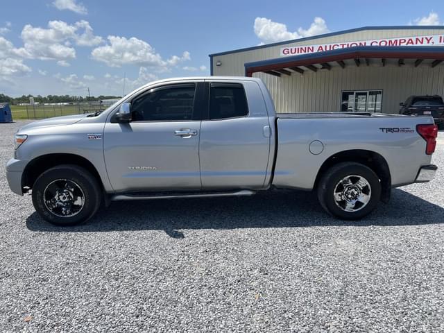 Image of Toyota Tundra equipment image 2