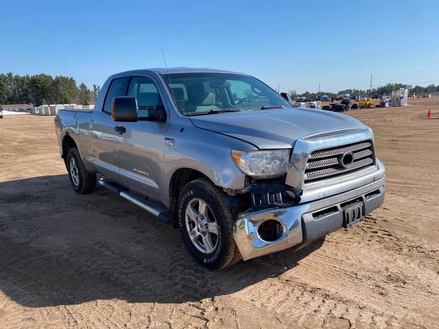 Image of Toyota Tundra equipment image 2