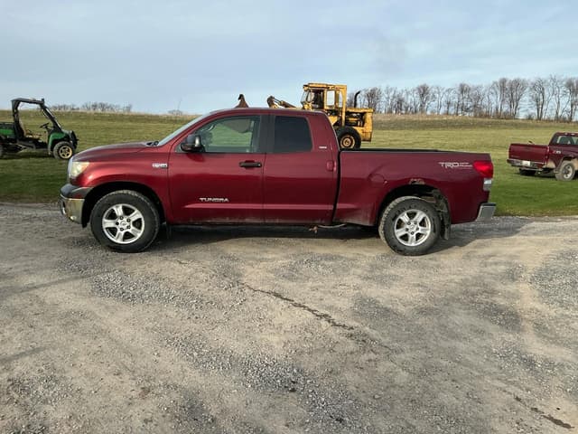 Image of Toyota Tundra equipment image 1