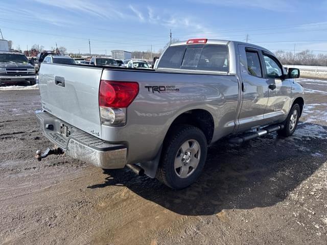 Image of Toyota Tundra equipment image 3