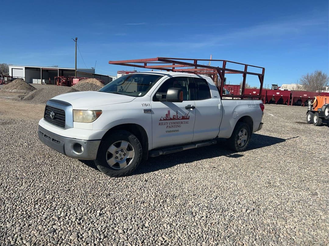 Image of Toyota Tundra SR5 Primary image