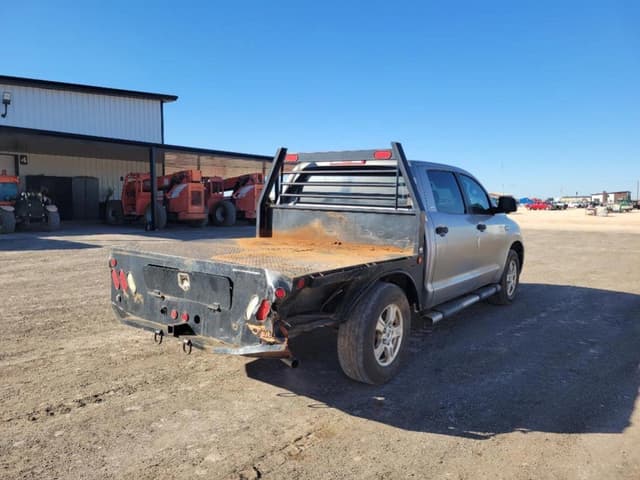 Image of Toyota Tundra equipment image 4