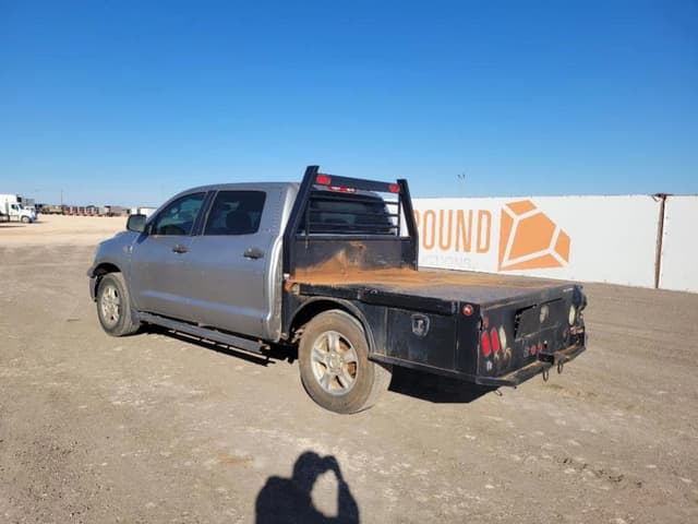 Image of Toyota Tundra equipment image 2