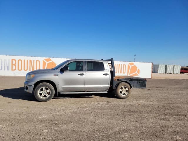 Image of Toyota Tundra equipment image 1