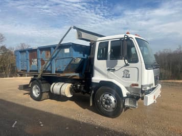 Main image Nissan UD2600