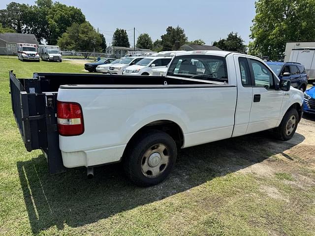 Image of Ford F-150 equipment image 2