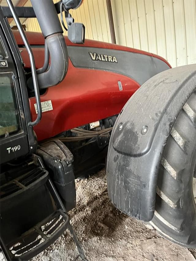 Image of Valtra T190 equipment image 2