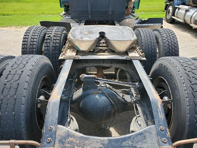 Image of Volvo VN equipment image 4