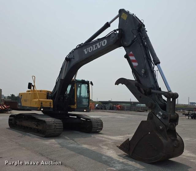 Image of Volvo EC240BLC equipment image 2