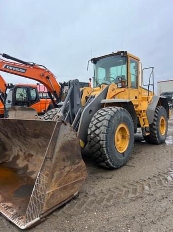 Main image Volvo L120E