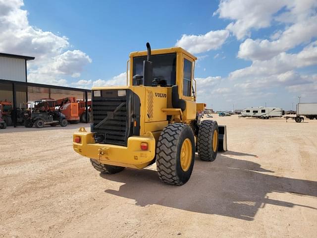Image of Volvo L50E equipment image 4