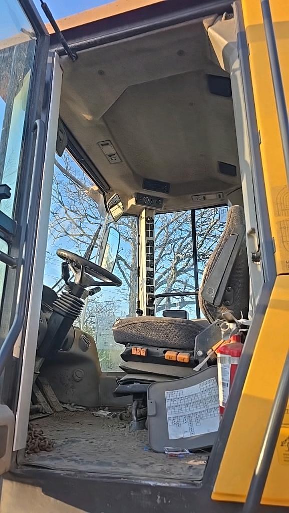 Image of Volvo L60F equipment image 4