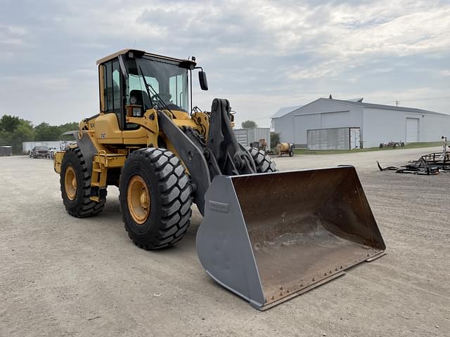 Image of Volvo L90F equipment image 2