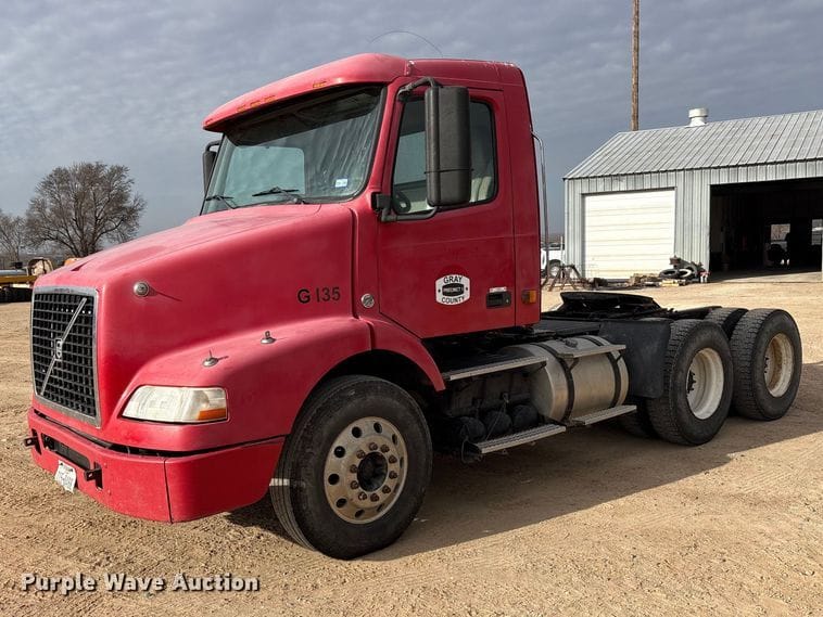 2007 Volvo VN Equipment Image0