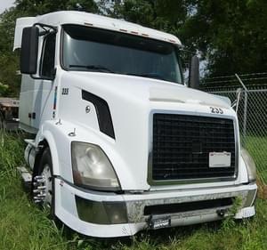 2007 Volvo VNL64T Image