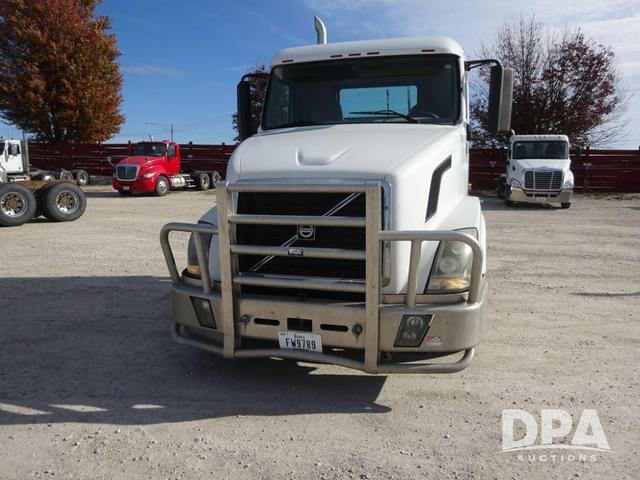 Image of Volvo VNL equipment image 4