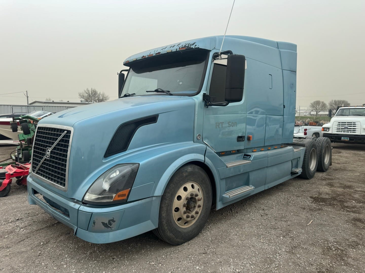 2007 Volvo VNL Equipment Image0