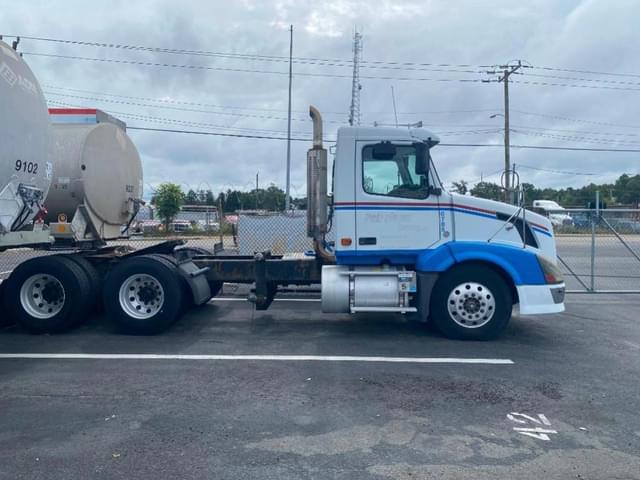 Image of Volvo VNL equipment image 1