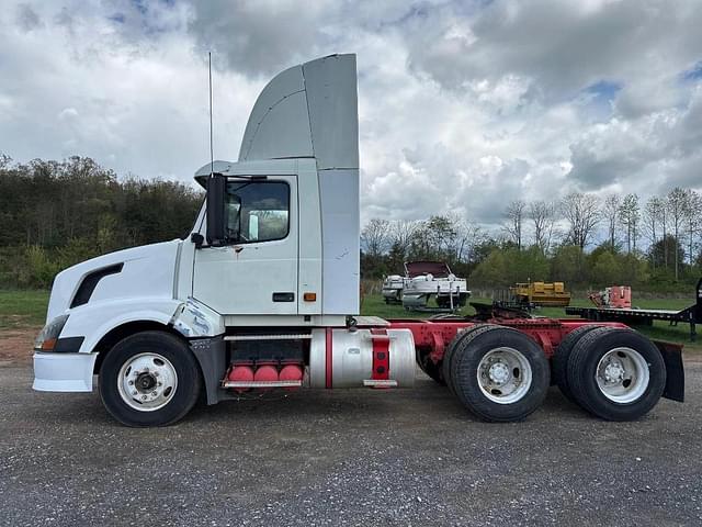Image of Volvo VNL equipment image 1