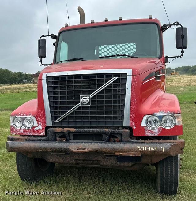 Image of Volvo VNL equipment image 1