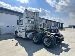 Main image Volvo VNL42T300 3