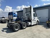 Thumbnail image Volvo VNL42T300 5