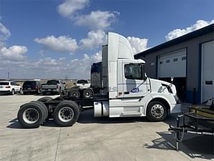 Main image Volvo VNL42T300 6