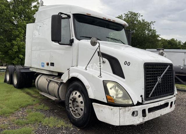 Image of Volvo VNL670 equipment image 1