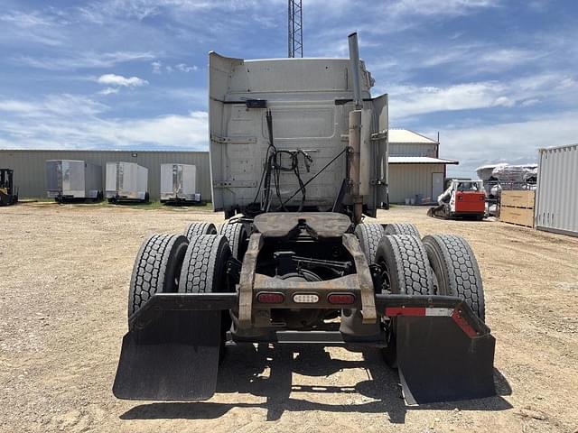 Image of Volvo VNL670 equipment image 3