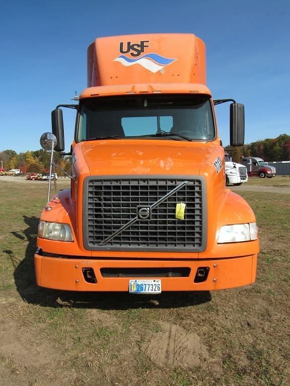 Image of Volvo VNM equipment image 1