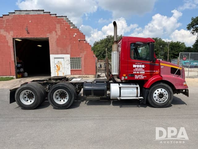 Image of Volvo VNM equipment image 3