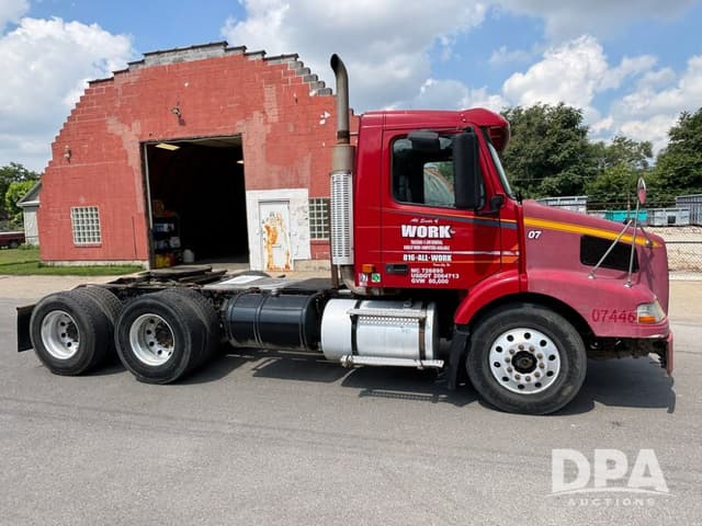 Image of Volvo VNM equipment image 2