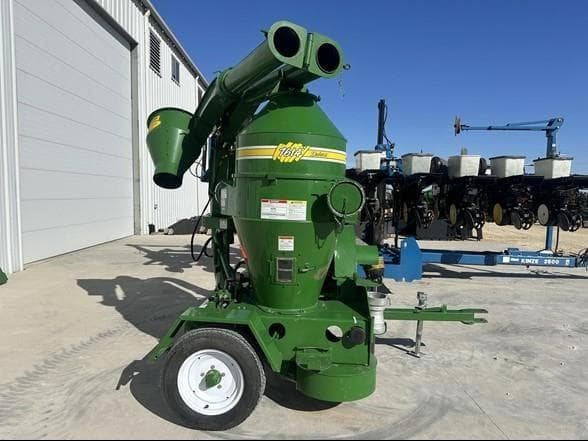 Image of Walinga Agri-Vac 7614 equipment image 2