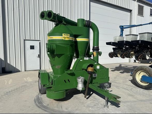 Image of Walinga Agri-Vac 7614 equipment image 1