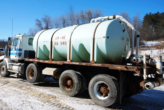 Image of Western Star 4900 equipment image 2