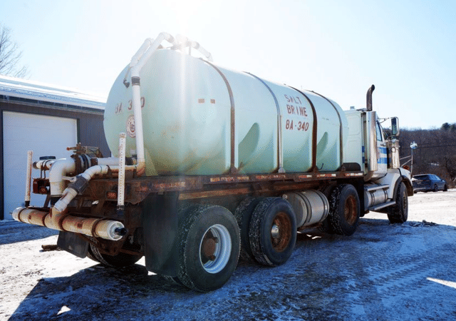 Image of Western Star 4900 equipment image 4