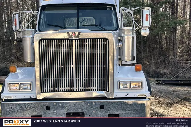 Image of Western Star 4900 equipment image 2
