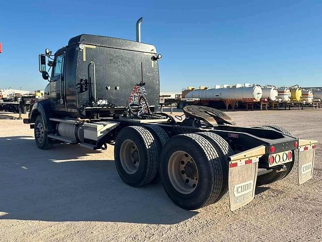 Image of Western Star 4900 equipment image 3