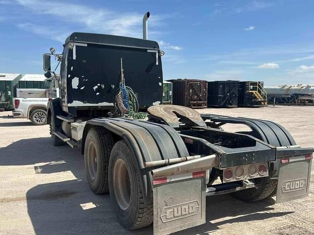 Image of Western Star 4900 equipment image 4