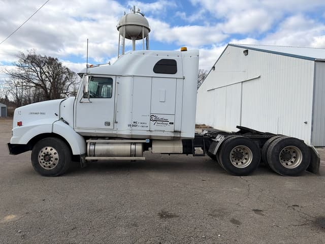 Image of Western Star 4900 SA equipment image 3