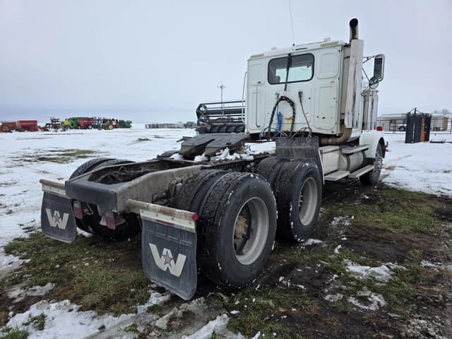 Image of Western Star 4900 equipment image 3