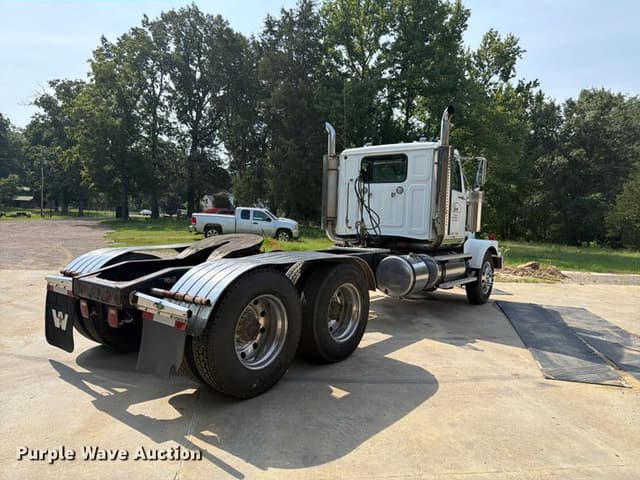 Image of Western Star 4900 equipment image 4