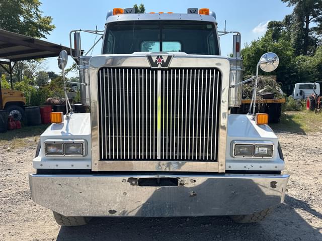 Image of Western Star 4900 equipment image 1