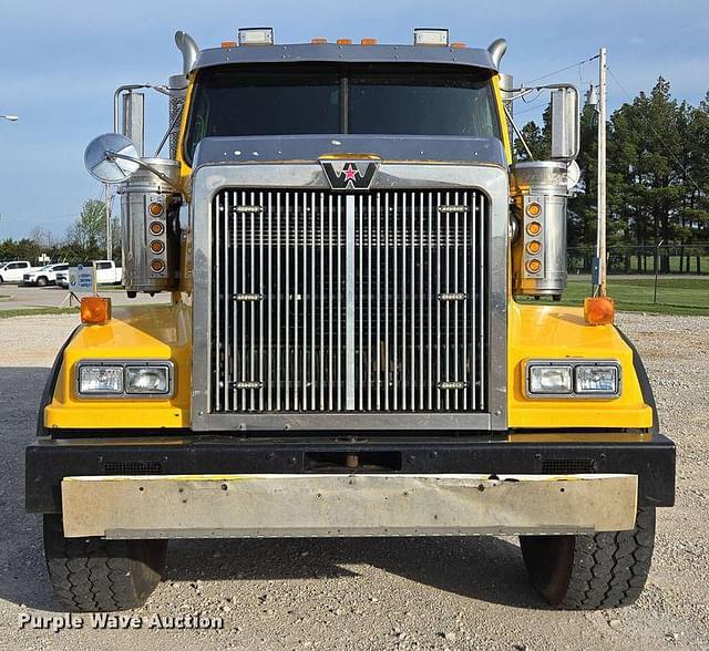 Image of Western Star 4900FA equipment image 1