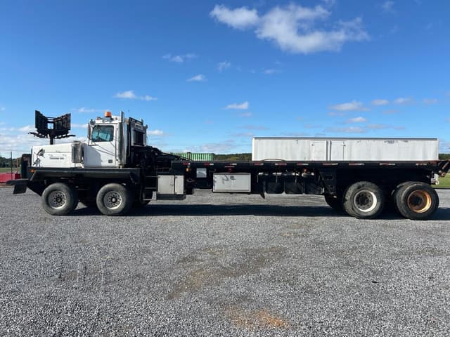 Image of Western Star 6900 equipment image 1