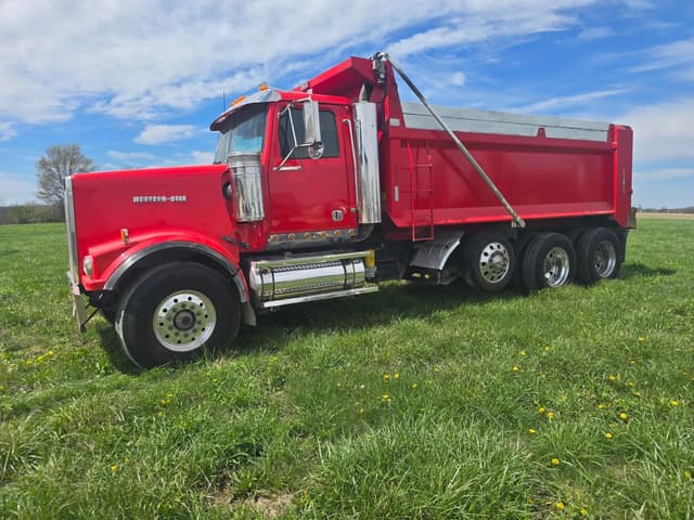 Image of Western Star 4900FA equipment image 3