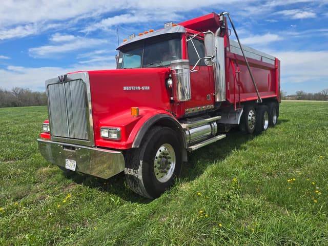 Image of Western Star 4900FA equipment image 1