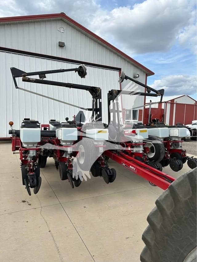 Image of White 8222 equipment image 1