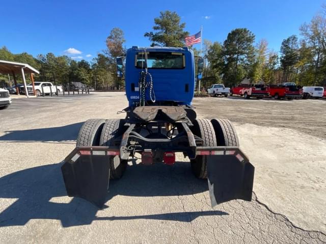 Image of International 4400 equipment image 3