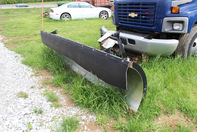 Image of Chevrolet C7500 equipment image 1